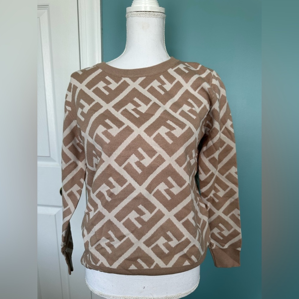 Brown sweater, beautiful , size M
